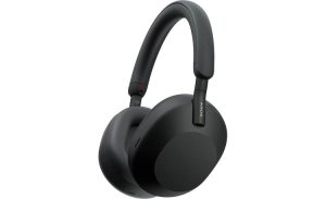Retirement Gift Ideas for Men: Noise-Cancelling Headphones